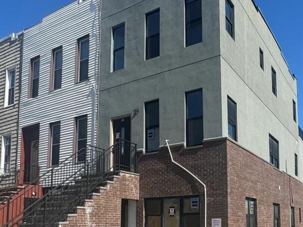 31 Roosevelt Place, Brooklyn NY 11233