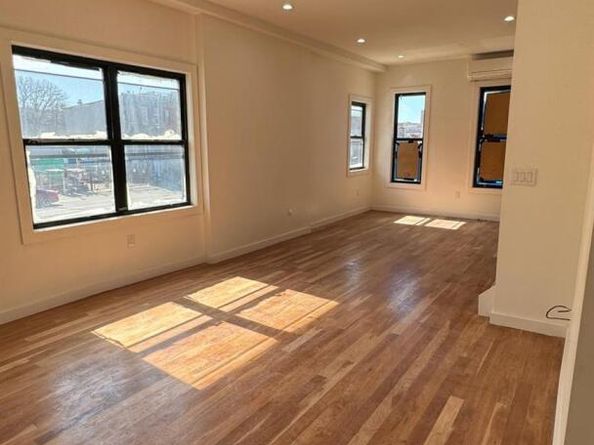 31 Roosevelt Place, Brooklyn NY 11233
