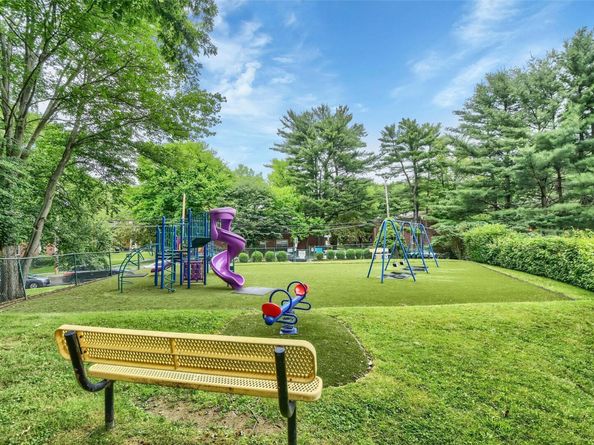 182 Pinewood Road 28, Hartsdale NY 10530