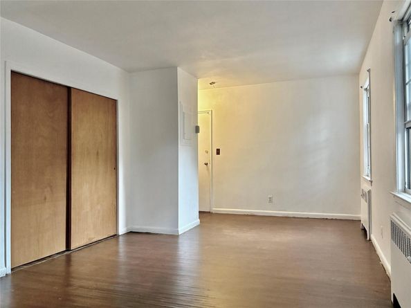 182 Pinewood Road 28, Hartsdale NY 10530