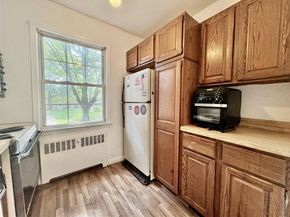 182 Pinewood Road 28, Hartsdale NY 10530