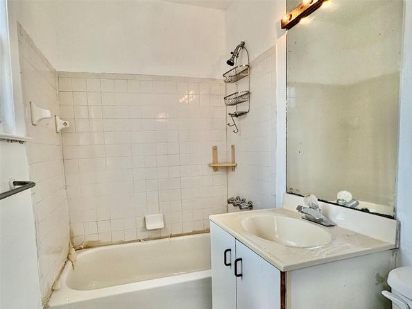 182 Pinewood Road 28, Hartsdale NY 10530