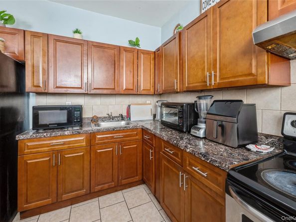 149 S 10th Avenue, Mount Vernon NY 10550