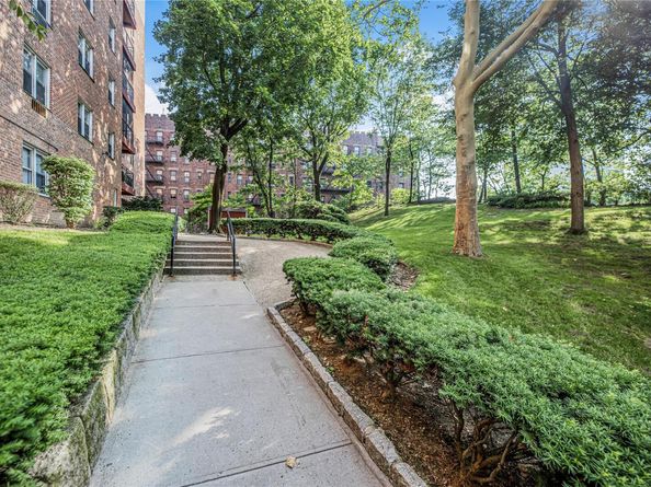 5550 FIELDSTON Road 1C on 2nd floor, Bronx NY 10471