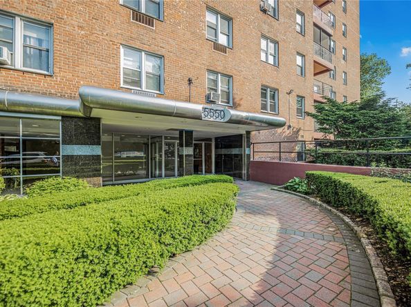 5550 FIELDSTON Road 1C on 2nd floor, Bronx NY 10471