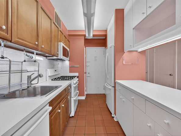 6 Fordham Hill Oval 14B, Bronx NY 10468