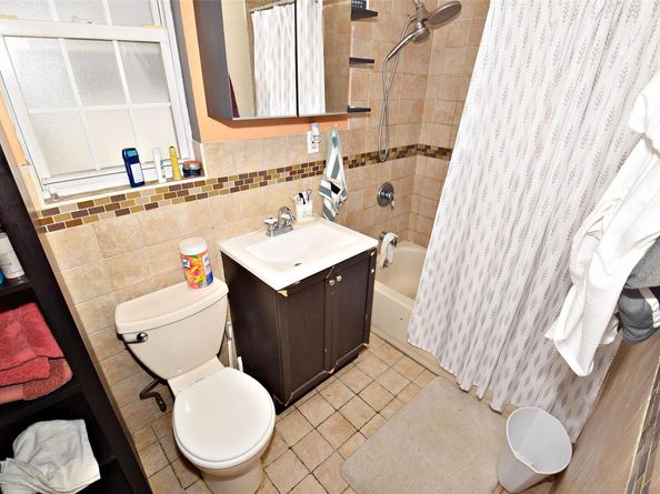 83-16 159th Street, Jamaica Hills NY 11432