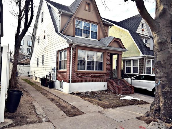 83-16 159th Street, Jamaica Hills NY 11432