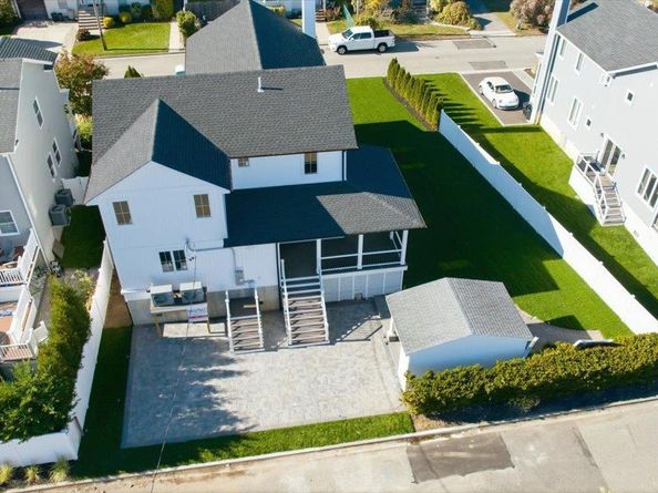 2437 Archer Street, Seaford NY 11783