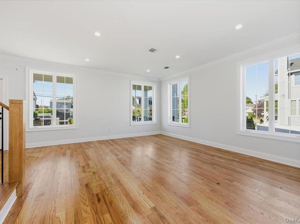 2437 Archer Street, Seaford NY 11783