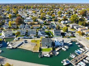 2437 Archer Street, Seaford NY 11783