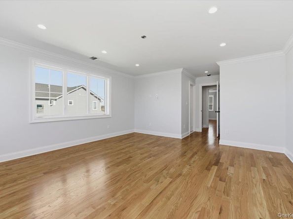 2437 Archer Street, Seaford NY 11783