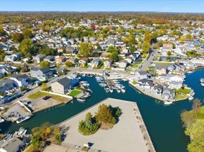 2437 Archer Street, Seaford NY 11783