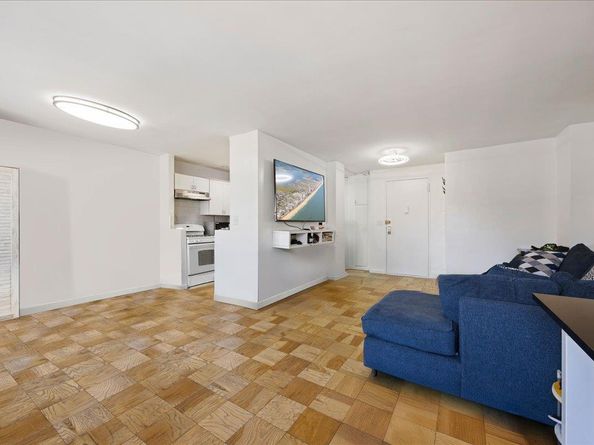 16 Lake Street 7B, White Plains NY 10603