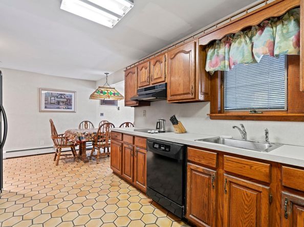 28 Sycamore Lane, Commack NY 11725