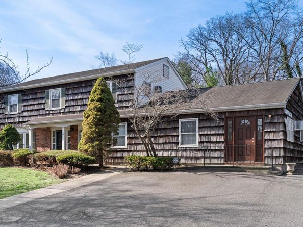 28 Sycamore Lane, Commack NY 11725