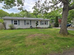 16 Sagewood Drive, Shirley NY 11967