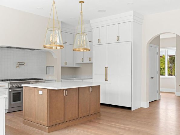 26 Pine Tree Road, Southampton NY 11968