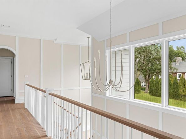 26 Pine Tree Road, Southampton NY 11968