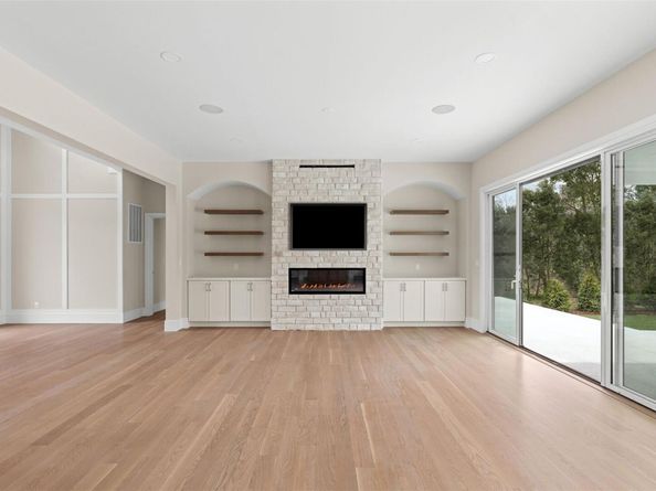 26 Pine Tree Road, Southampton NY 11968