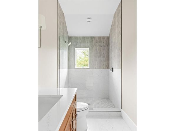 26 Pine Tree Road, Southampton NY 11968