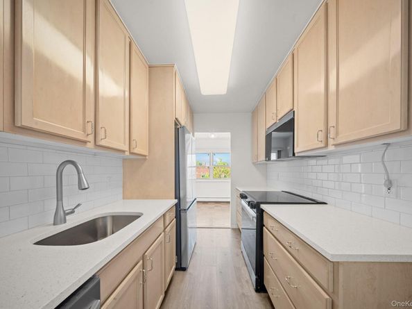 90 S Park Avenue C7, Rockville Centre NY 11570