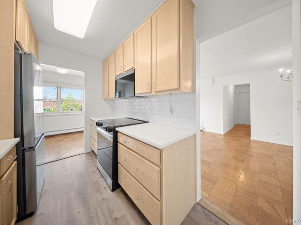 90 S Park Avenue C7, Rockville Centre NY 11570