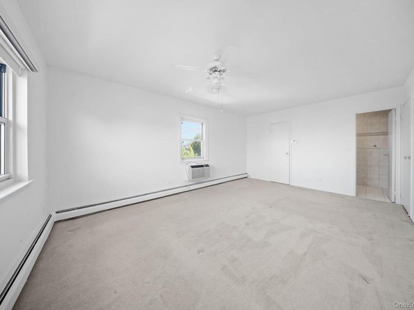 90 S Park Avenue C7, Rockville Centre NY 11570