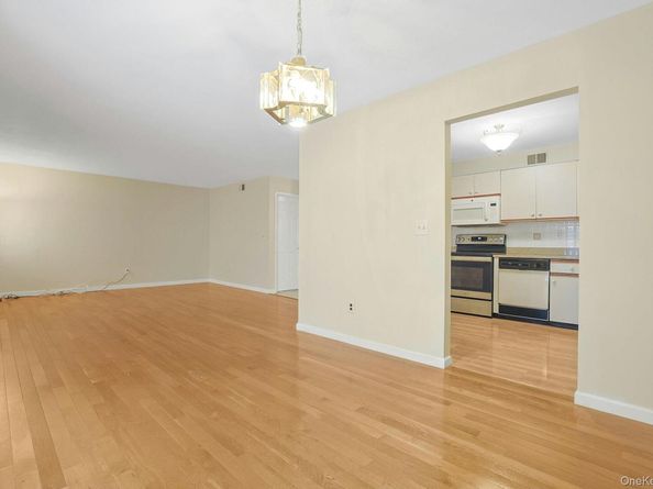 165 Carriage Court H, Yorktown Heights NY 10598