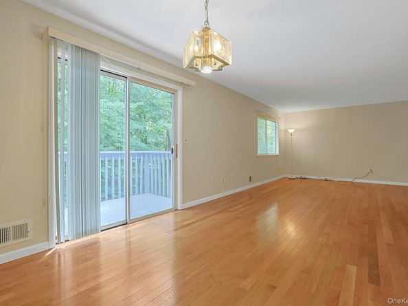 165 Carriage Court H, Yorktown Heights NY 10598