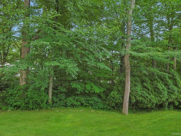 165 Carriage Court H, Yorktown Heights NY 10598