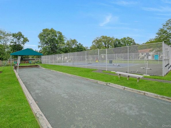 165 Carriage Court H, Yorktown Heights NY 10598