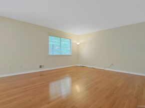 165 Carriage Court H, Yorktown Heights NY 10598