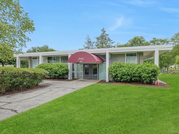 165 Carriage Court H, Yorktown Heights NY 10598