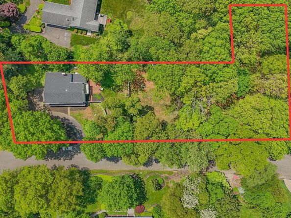 1 Parkhill Court, Huntington NY 11743