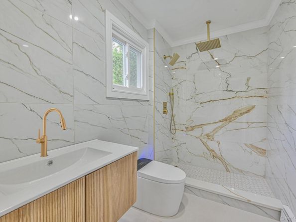 1 Parkhill Court, Huntington NY 11743