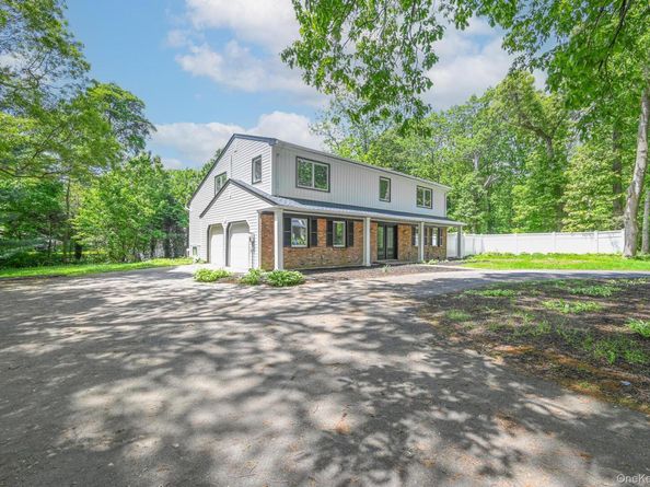 1 Parkhill Court, Huntington NY 11743