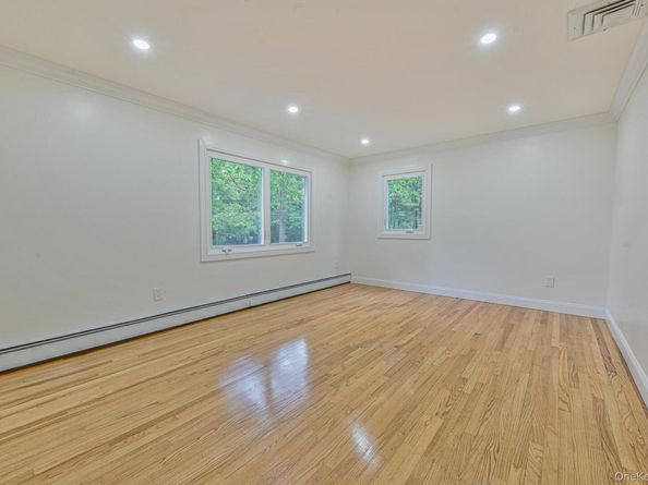 1 Parkhill Court, Huntington NY 11743