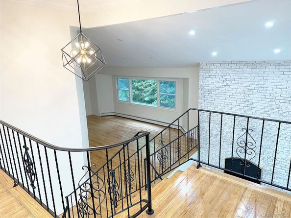 1 Parkhill Court, Huntington NY 11743