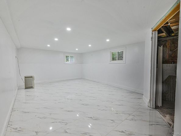 1 Parkhill Court, Huntington NY 11743
