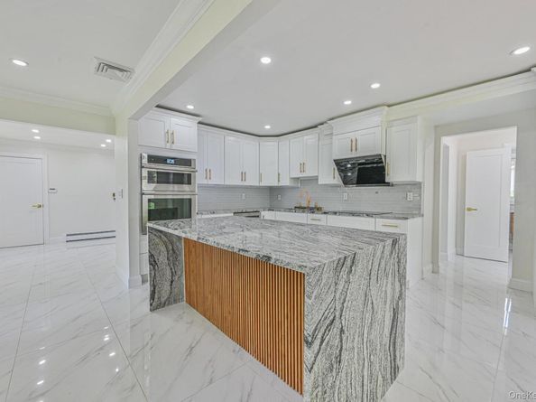 1 Parkhill Court, Huntington NY 11743