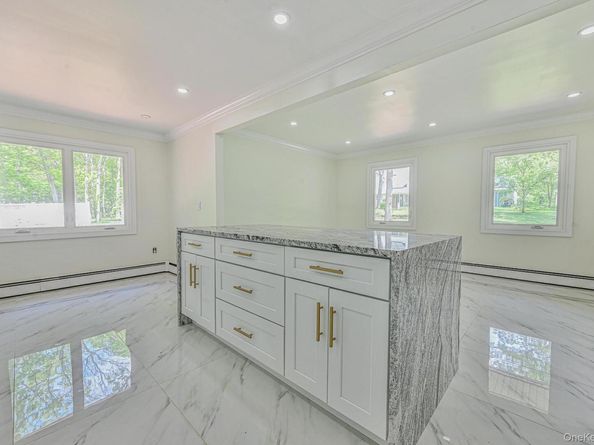 1 Parkhill Court, Huntington NY 11743
