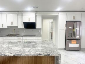 1 Parkhill Court, Huntington NY 11743