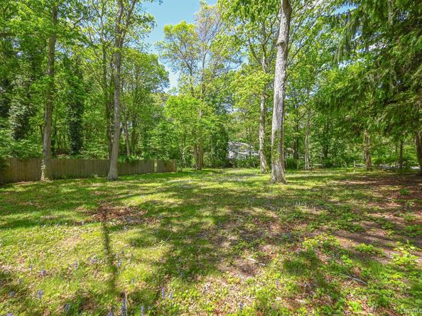 1 Parkhill Court, Huntington NY 11743