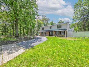 1 Parkhill Court, Huntington NY 11743