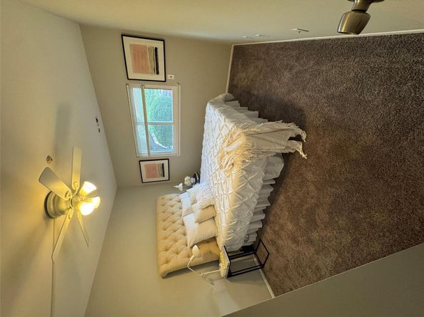 163 Pointe Cir N 163, Coram NY 11727