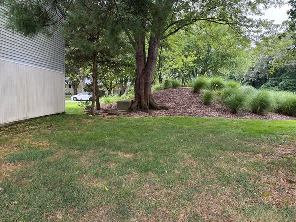 163 Pointe Cir N 163, Coram NY 11727