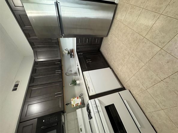 163 Pointe Cir N 163, Coram NY 11727