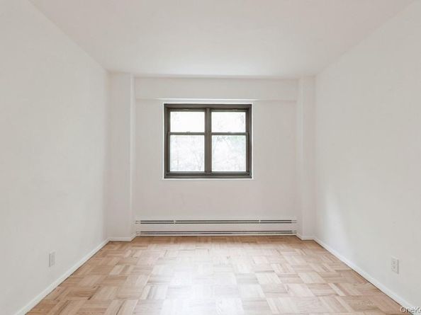 21-55 34th Ave 3C, Astoria NY 11106