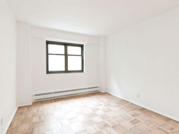 21-55 34th Ave 3C, Astoria NY 11106
